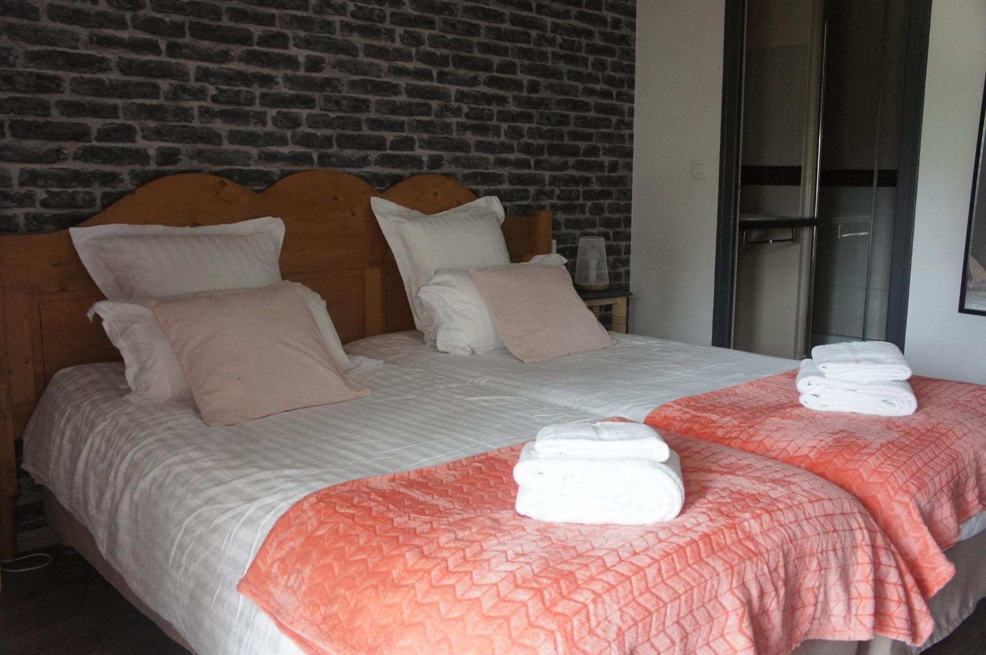 Logis Hotel Auberge De Cartassac Cressensac-Sarrazac Экстерьер фото