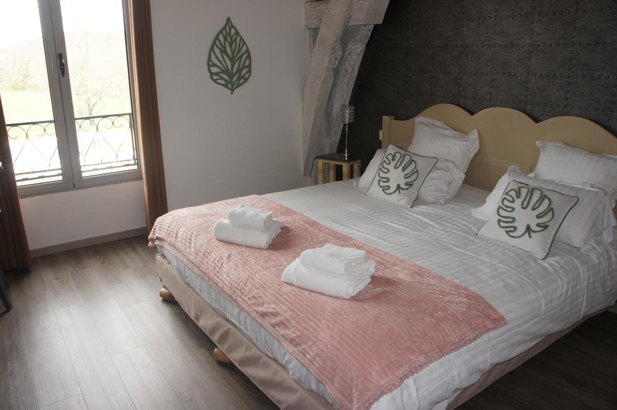 Logis Hotel Auberge De Cartassac Cressensac-Sarrazac Экстерьер фото